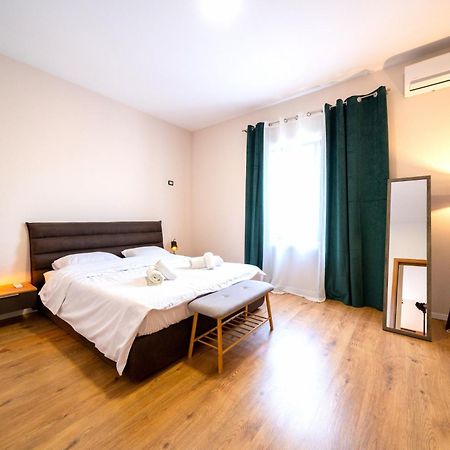 Colorful Comfy Condo Central Tiranë Luaran gambar