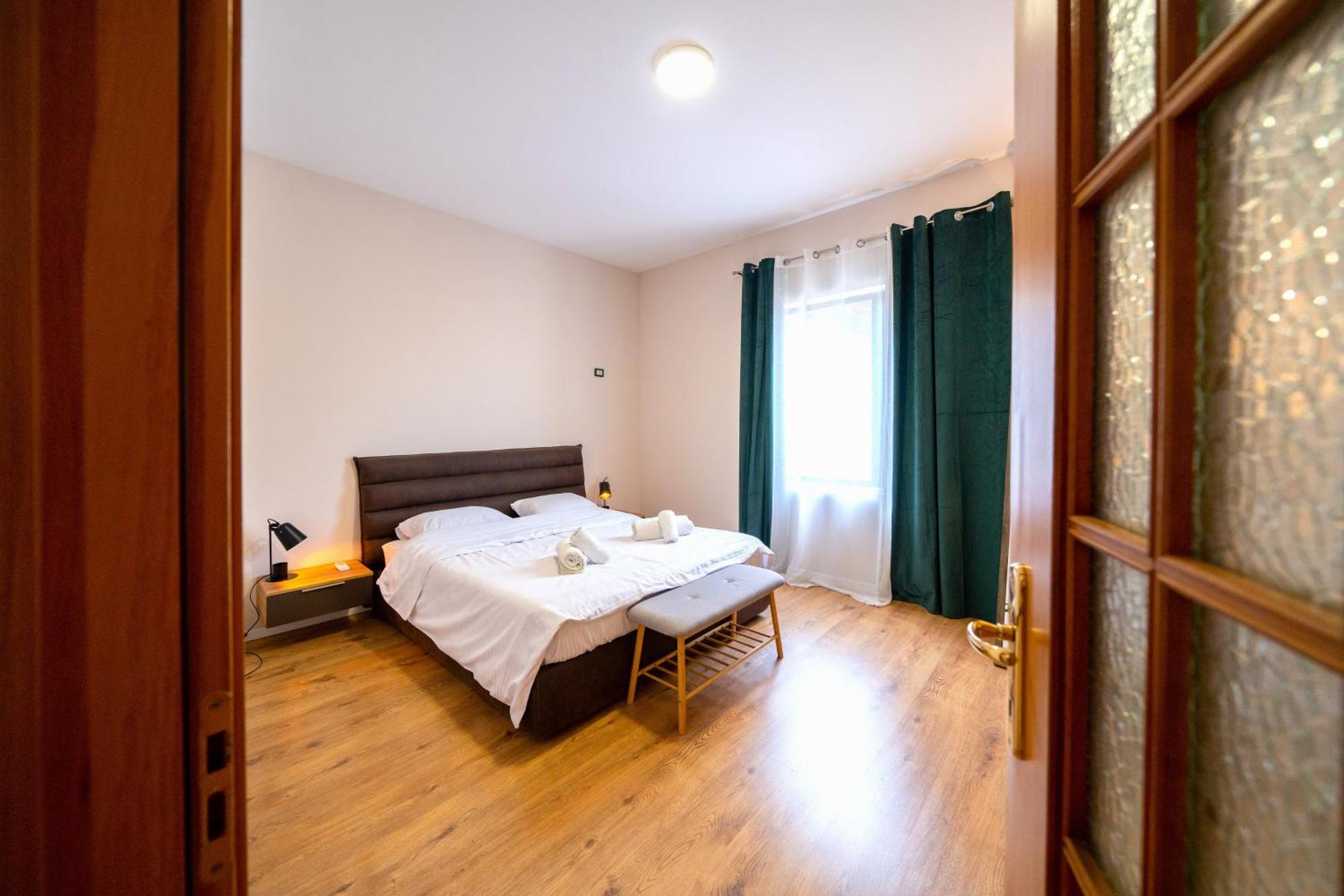 Colorful Comfy Condo Central Tiranë Luaran gambar