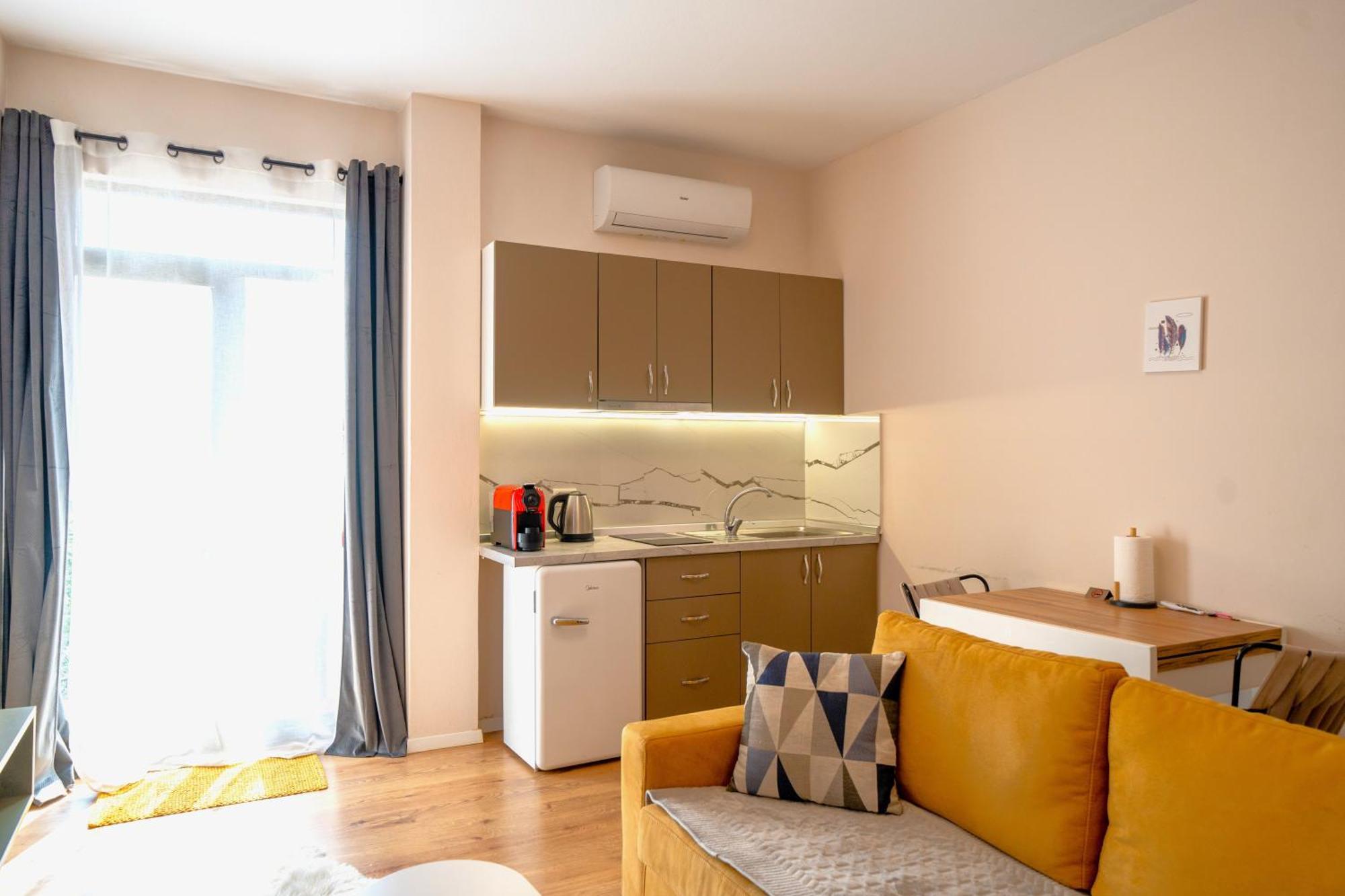Colorful Comfy Condo Central Tiranë Luaran gambar
