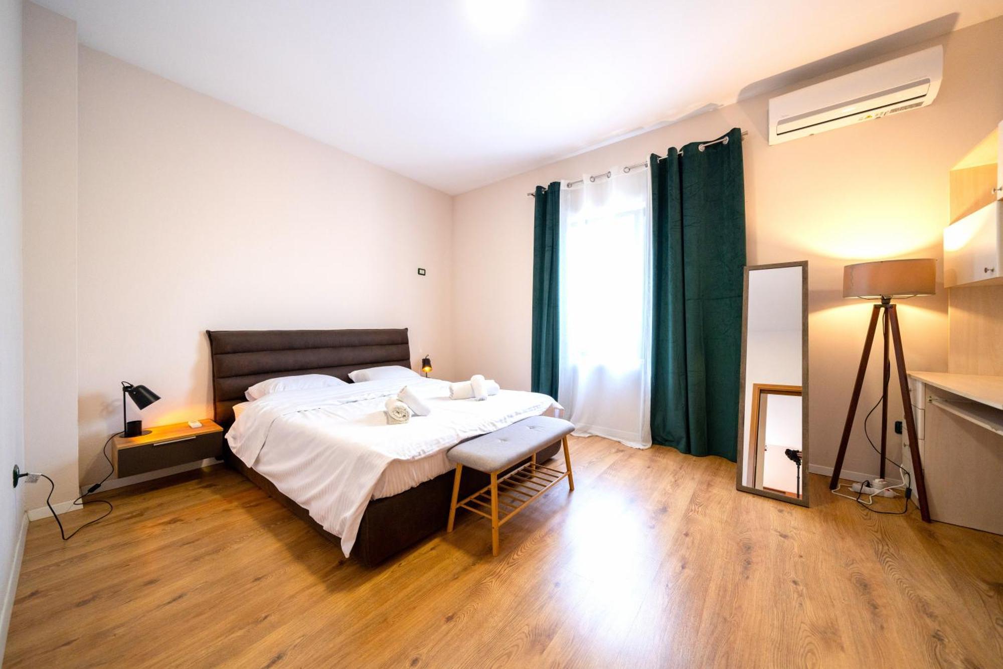 Colorful Comfy Condo Central Tiranë Luaran gambar